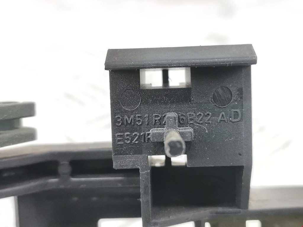 Кронштейн ручки FORD C-MAX 2003-2010