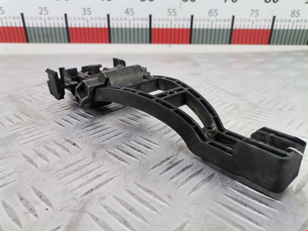 Кронштейн ручки FORD C-MAX 2003-2010