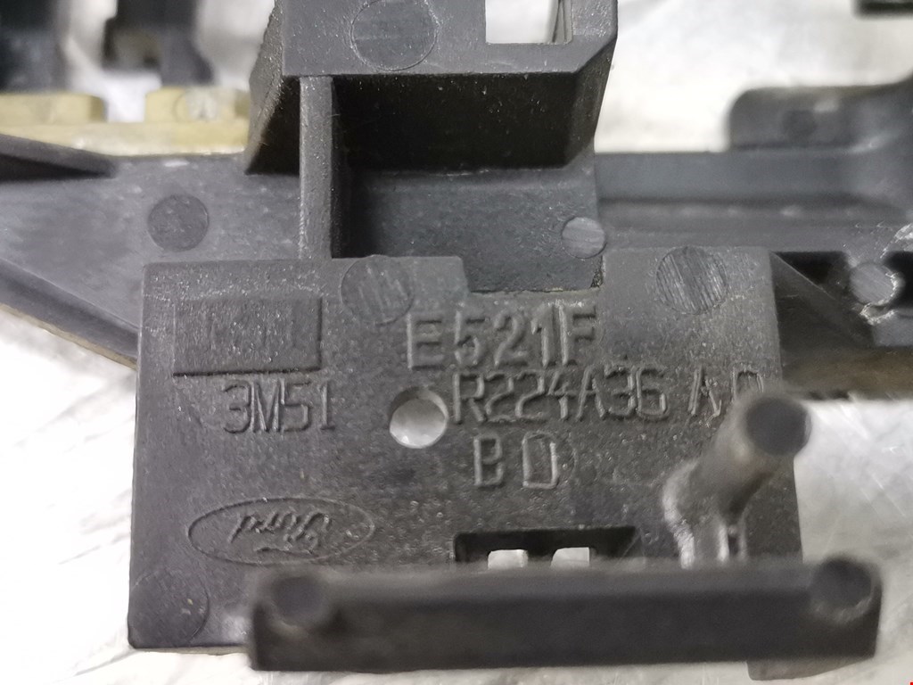 Кронштейн ручки FORD C-MAX 2003-2010