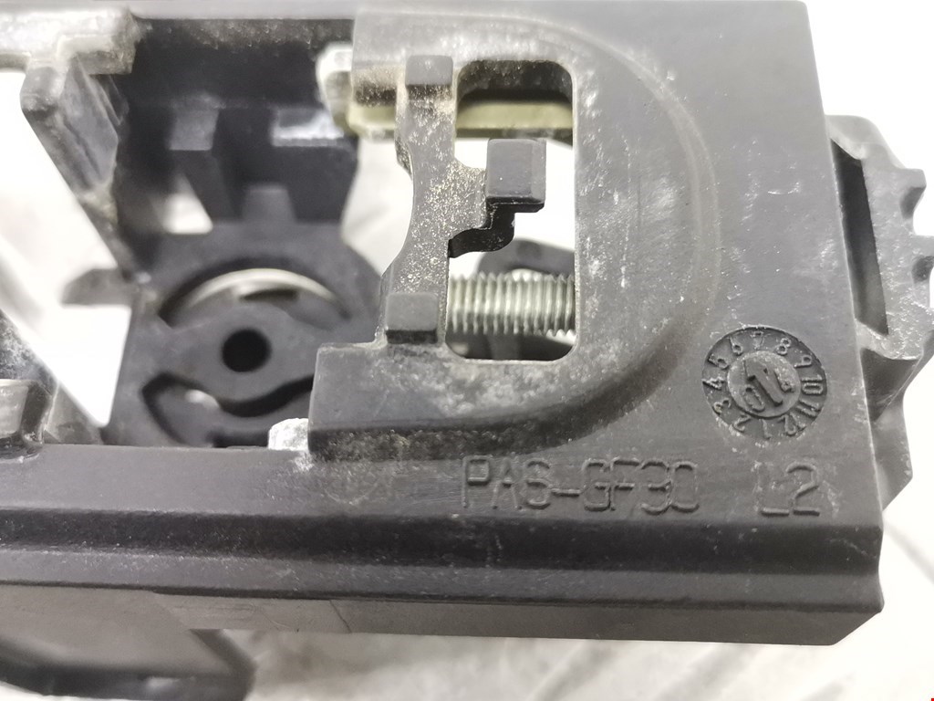 Кронштейн ручки FORD C-MAX 2003-2010