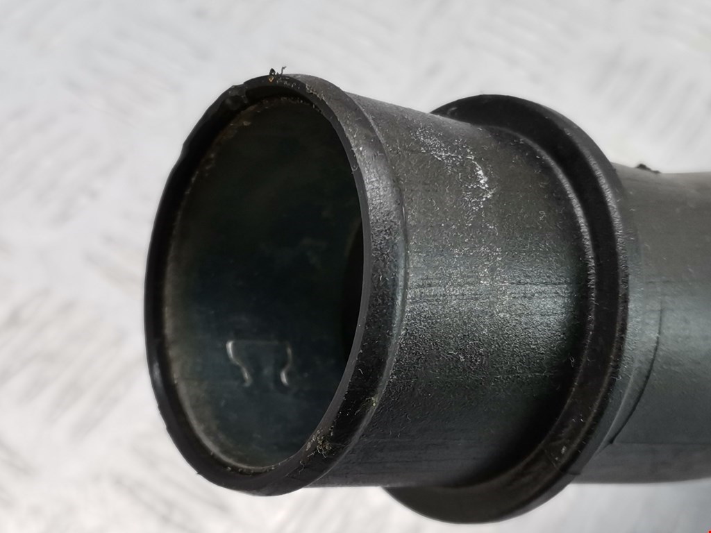 Патрубок воздушного фильтра RENAULT Trafic II 2001-2014