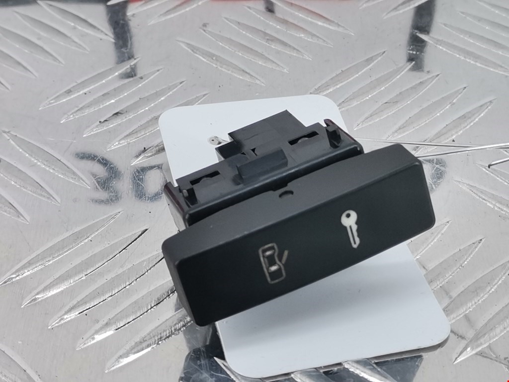 Кнопка центрального замка VOLKSWAGEN Touareg 2002-2010