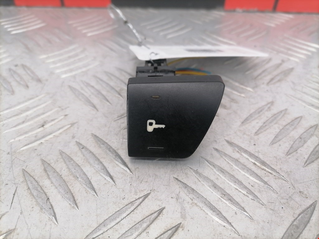 Кнопка центрального замка PEUGEOT 307 2001-2008