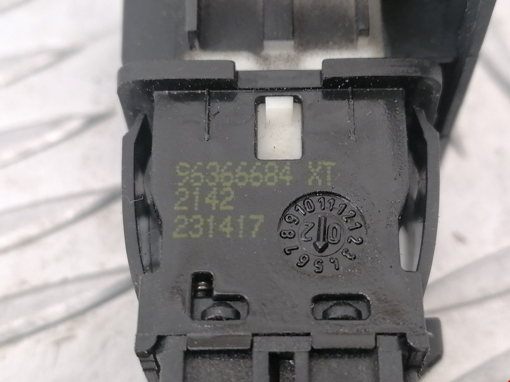 Кнопка центрального замка PEUGEOT 307 2001-2008