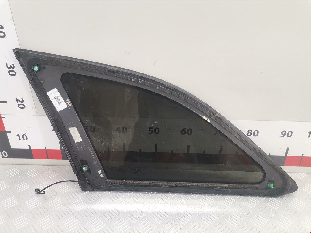 Стекло кузовное глухое правое AUDI A4 B8 2007-2015
