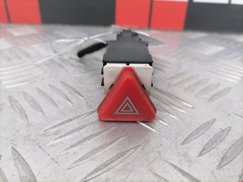 Кнопка аварийной сигнализации (аварийки) SKODA Fabia MK1 1999-2006