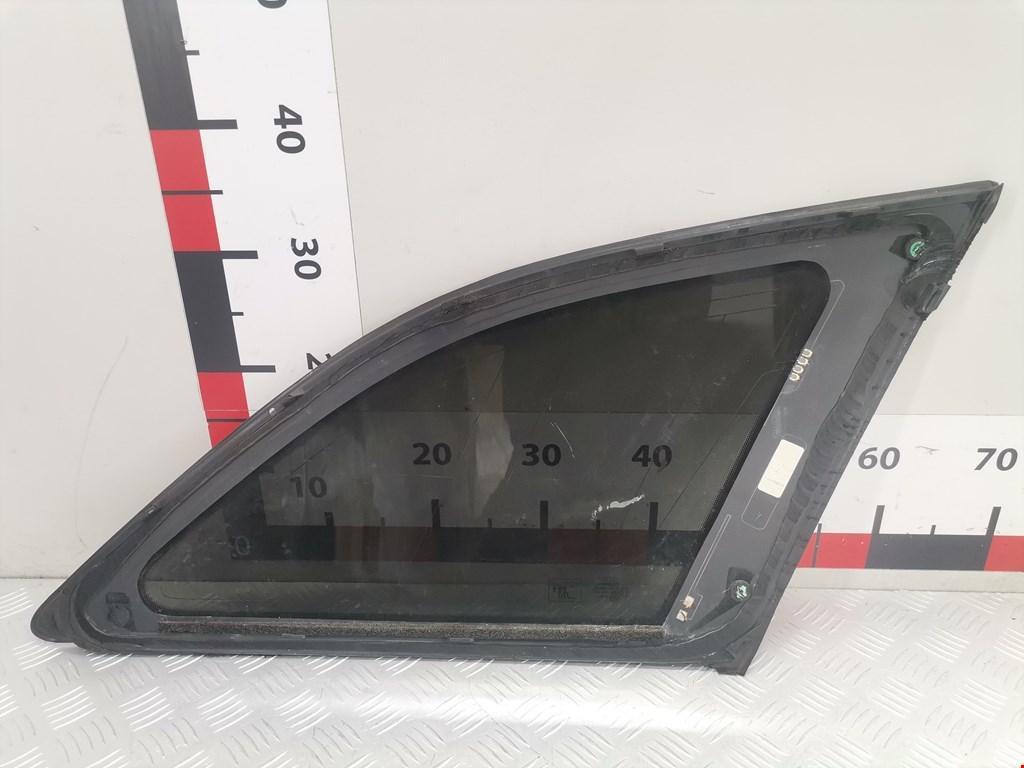 Стекло кузовное глухое левое AUDI A4 B8 2007-2015