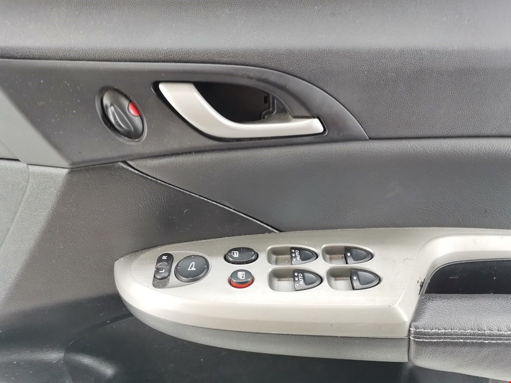 Дверь передняя правая HONDA Civic 4D 2006-2016