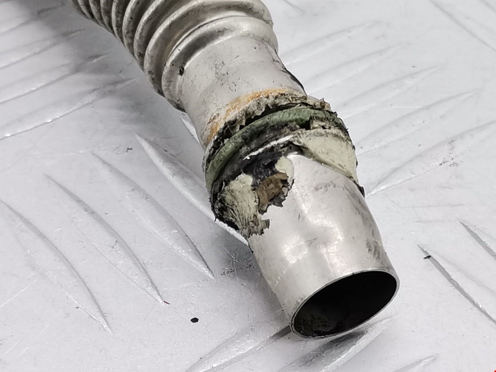 Трубка нагнетателя VOLKSWAGEN Passat B5 1997-2005