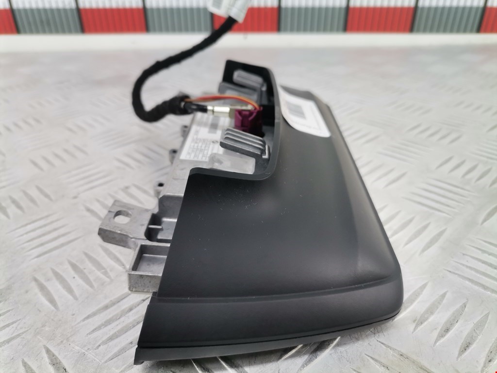 Дисплей информационный (компьютера) BMW 3er F30/F31/F80 2011-2019