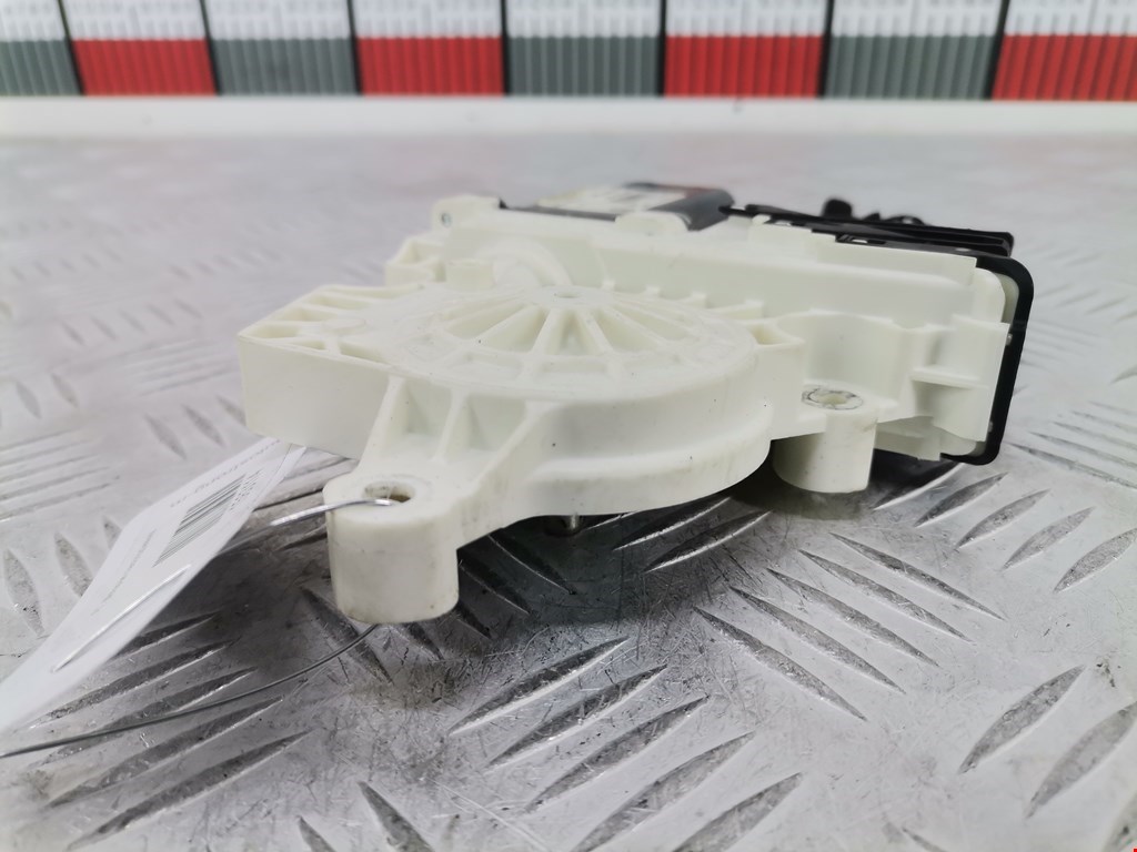 Моторчик (двигатель) стеклоподъемника VOLKSWAGEN Jetta VI 2011-2017