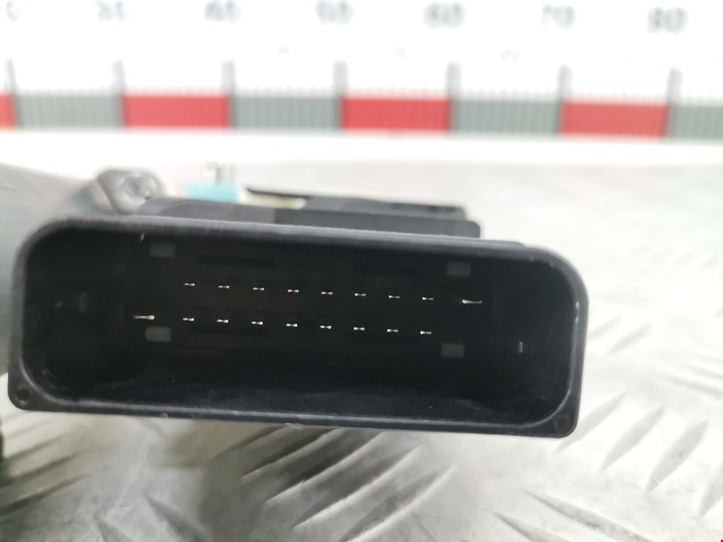 Моторчик (двигатель) стеклоподъемника VOLKSWAGEN Jetta VI 2011-2017