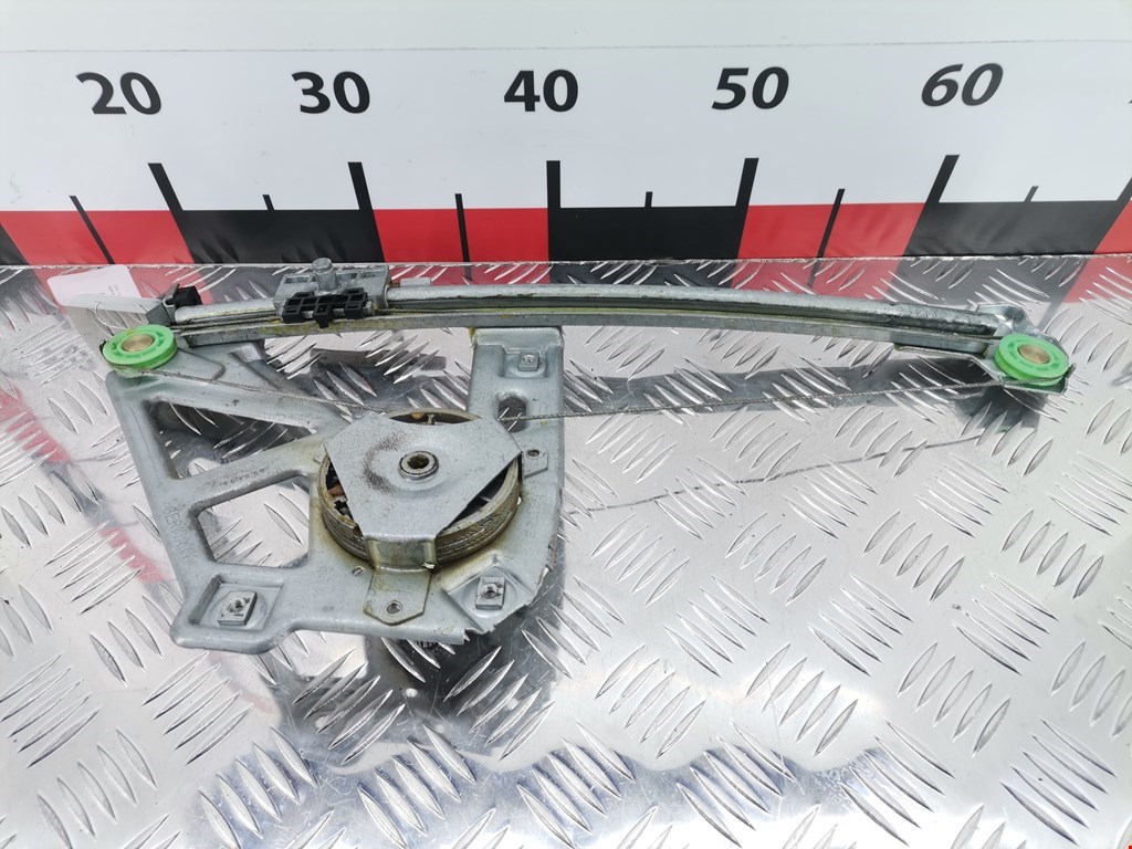 Стеклоподъемник задний правый AUDI 100 C4 1991-1994