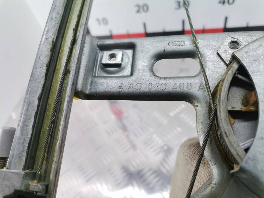 Стеклоподъемник задний правый AUDI 100 C4 1991-1994