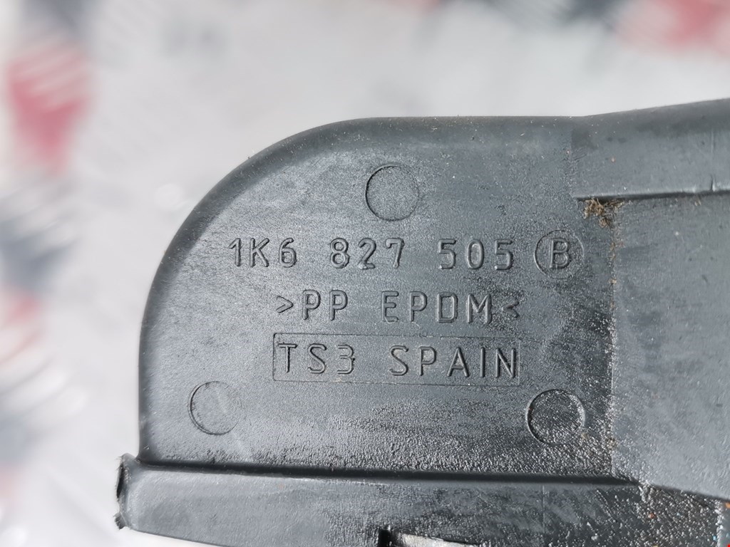 Замок багажника (крышки двери) VOLKSWAGEN Golf V 2003-2009