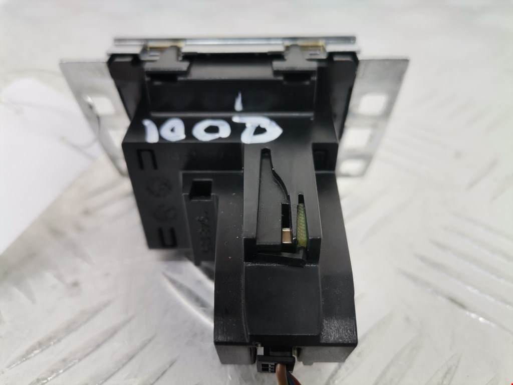 Часы VOLKSWAGEN Passat B7 2011-2015