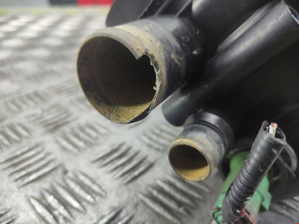 Корпус термостата FORD C-MAX 2003-2010