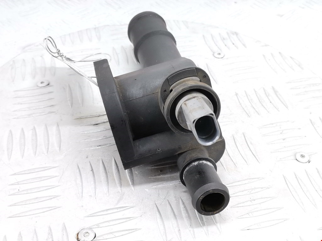 Тройник системы охлаждения VOLKSWAGEN Golf V 2003-2009