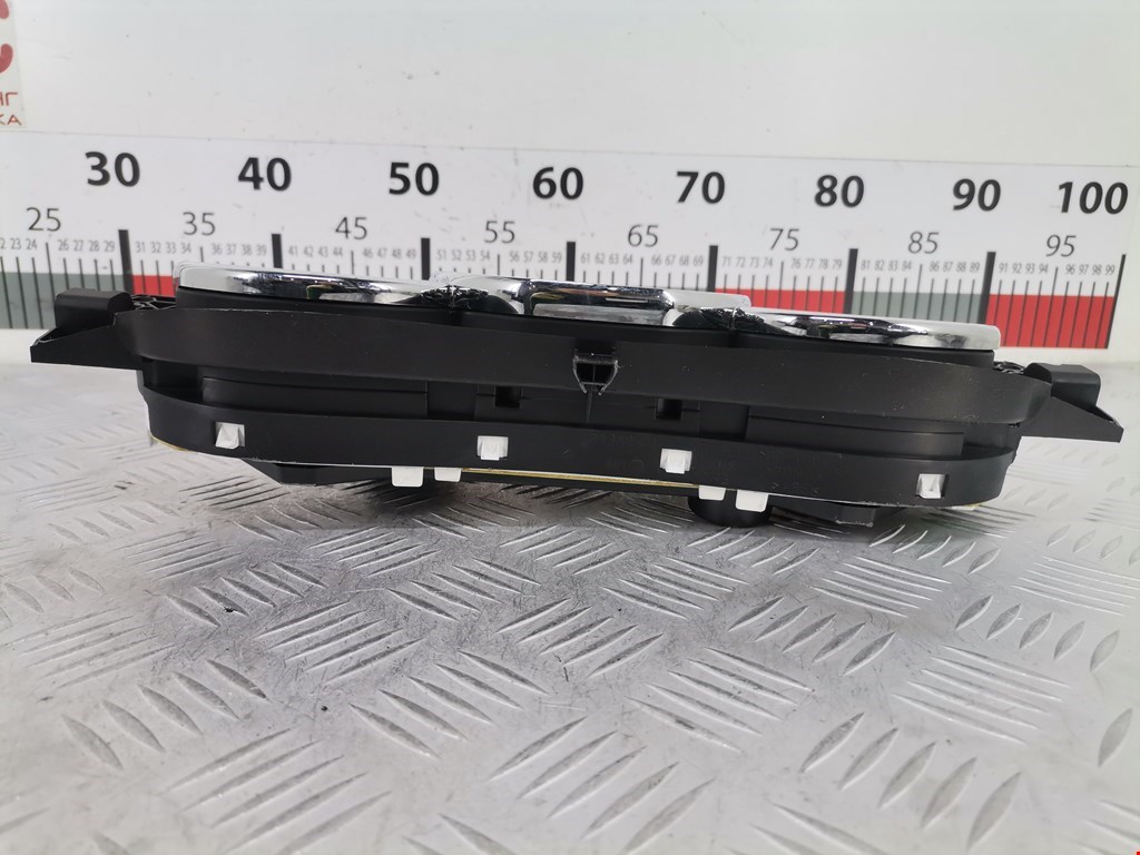 Панель приборов (щиток) DACIA Sandero 2013-2020