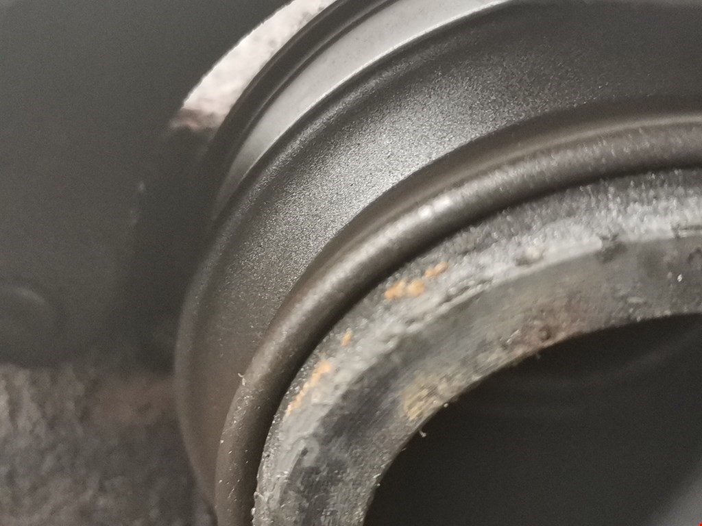 Суппорт передний правый VOLKSWAGEN Passat B7 2011-2015