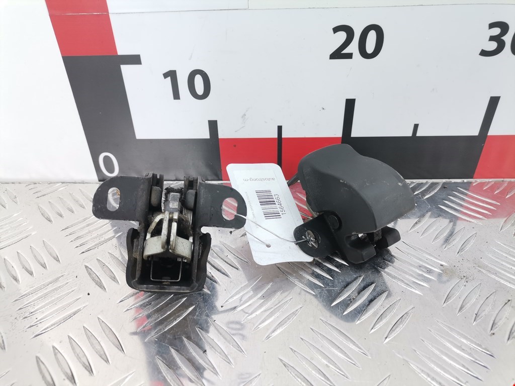 Замок двери распашной левой Opel Combo C (2001-2011)