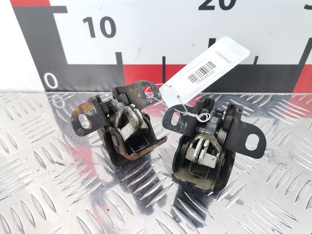 Замок двери распашной левой Opel Combo C (2001-2011)