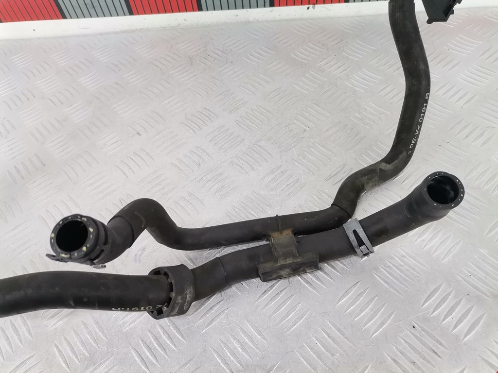 Патрубок VOLKSWAGEN Touran 2003-2010