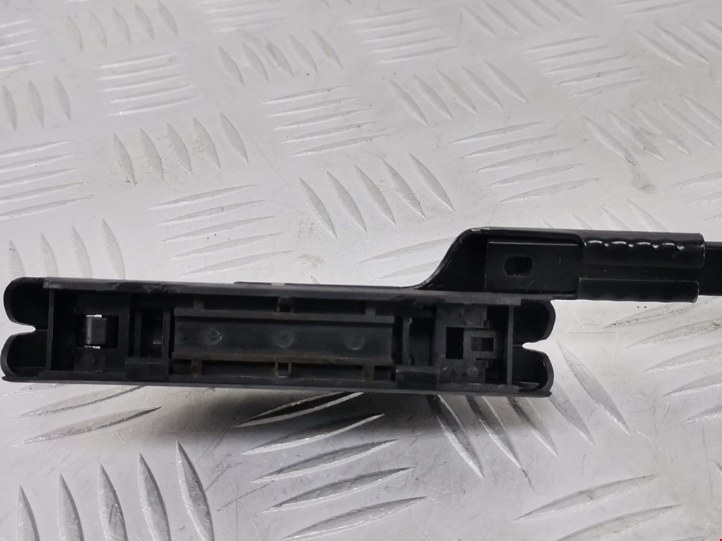 Поводок дворников передний левый/ правый PEUGEOT Partner 2008-2018