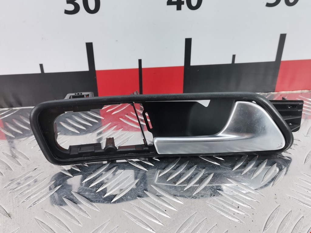 Ручка дверная передняя внутренняя правая VOLKSWAGEN Touran 2003-2010