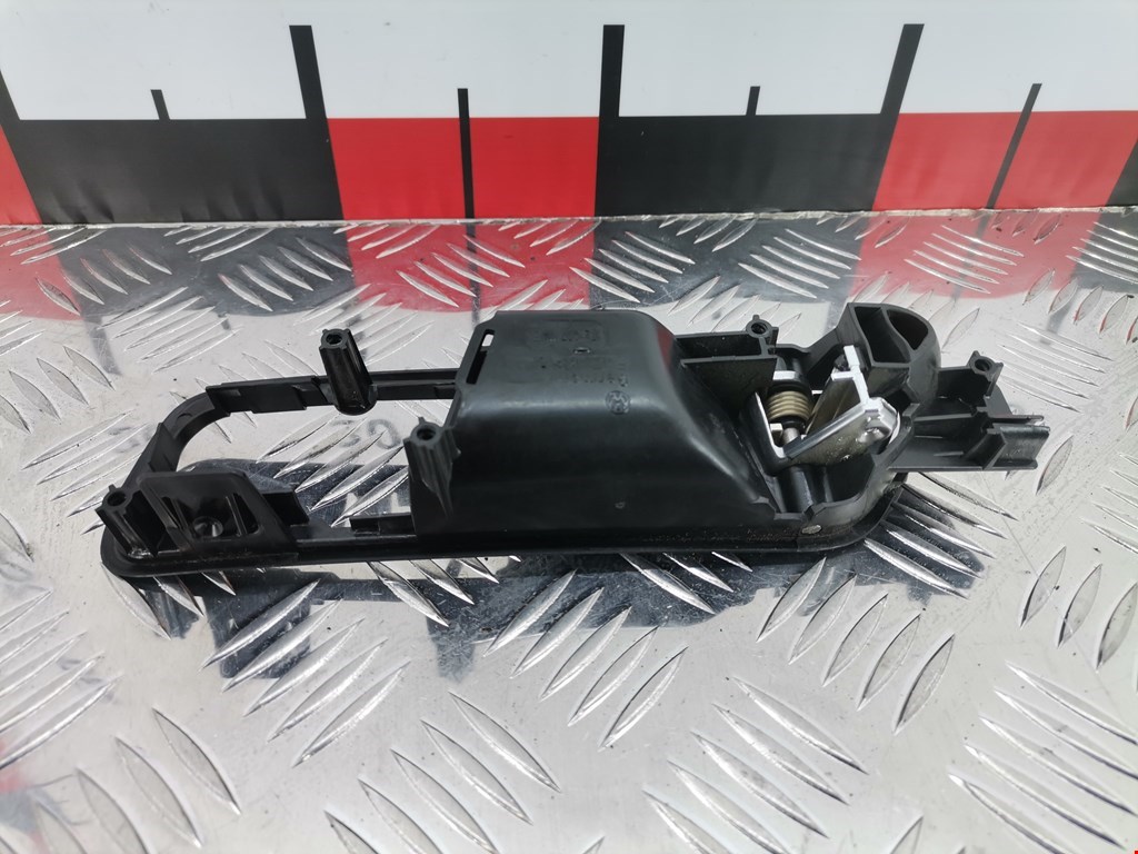 Ручка дверная передняя внутренняя правая VOLKSWAGEN Touran 2003-2010