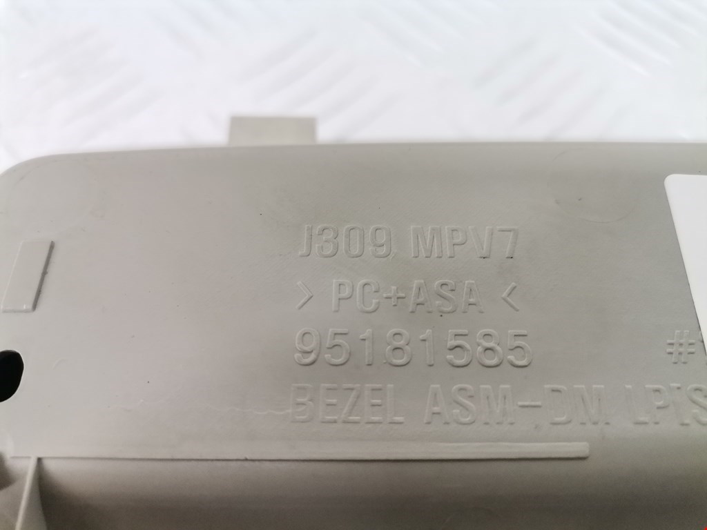 Плафон салонный (салона фонарь) CHEVROLET Orlando 2011-2015