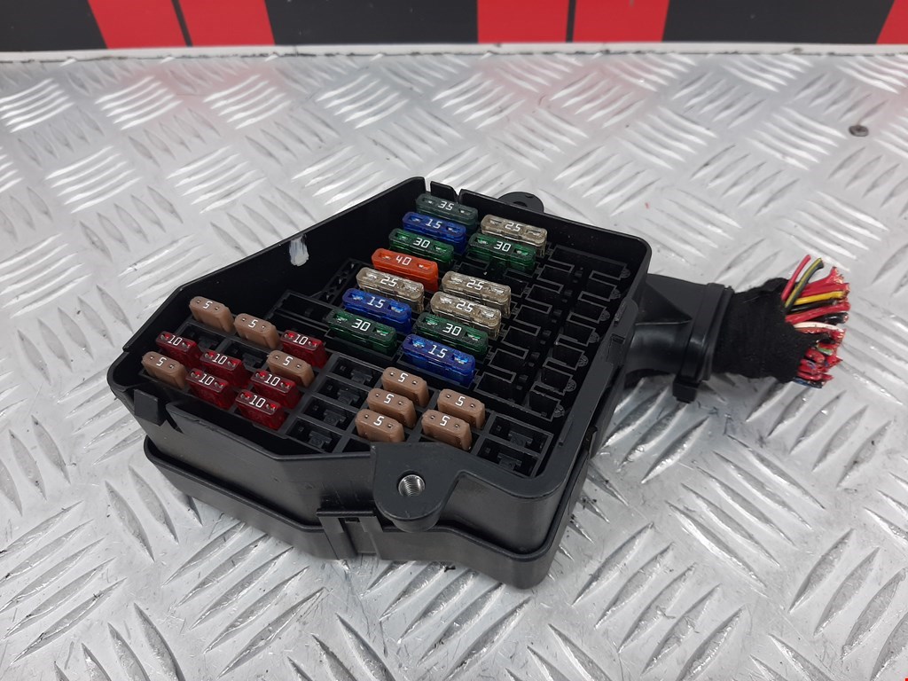 Датчик уровня в бачок омывателя AUDI A6 C6 2004-2010