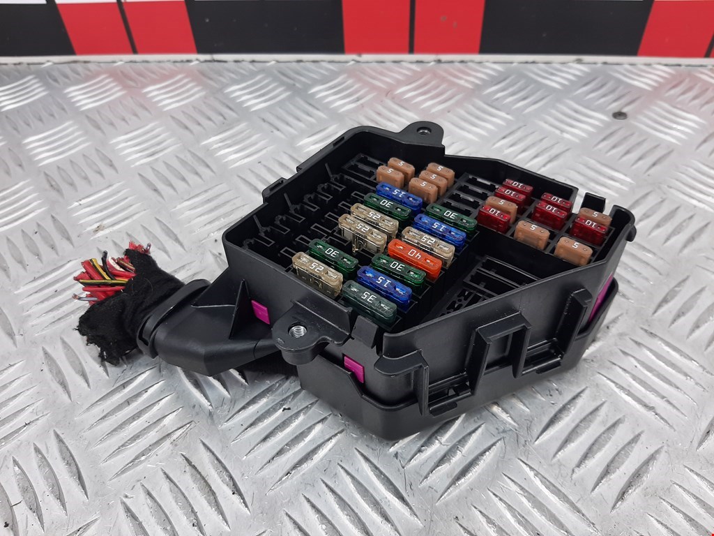 Датчик уровня в бачок омывателя AUDI A6 C6 2004-2010