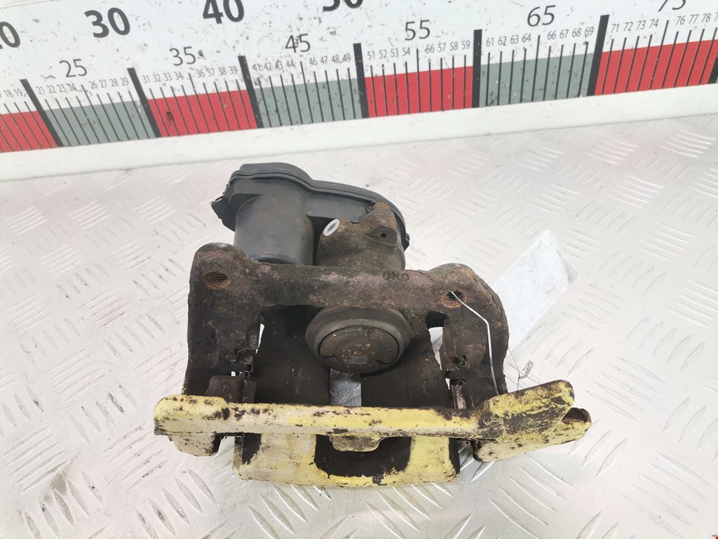 Суппорт задний правый AUDI A4 B8 2007-2015