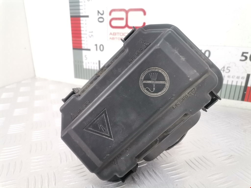 Датчик уровня в бачок омывателя BMW 3er F30/F31/F80 2011-2019