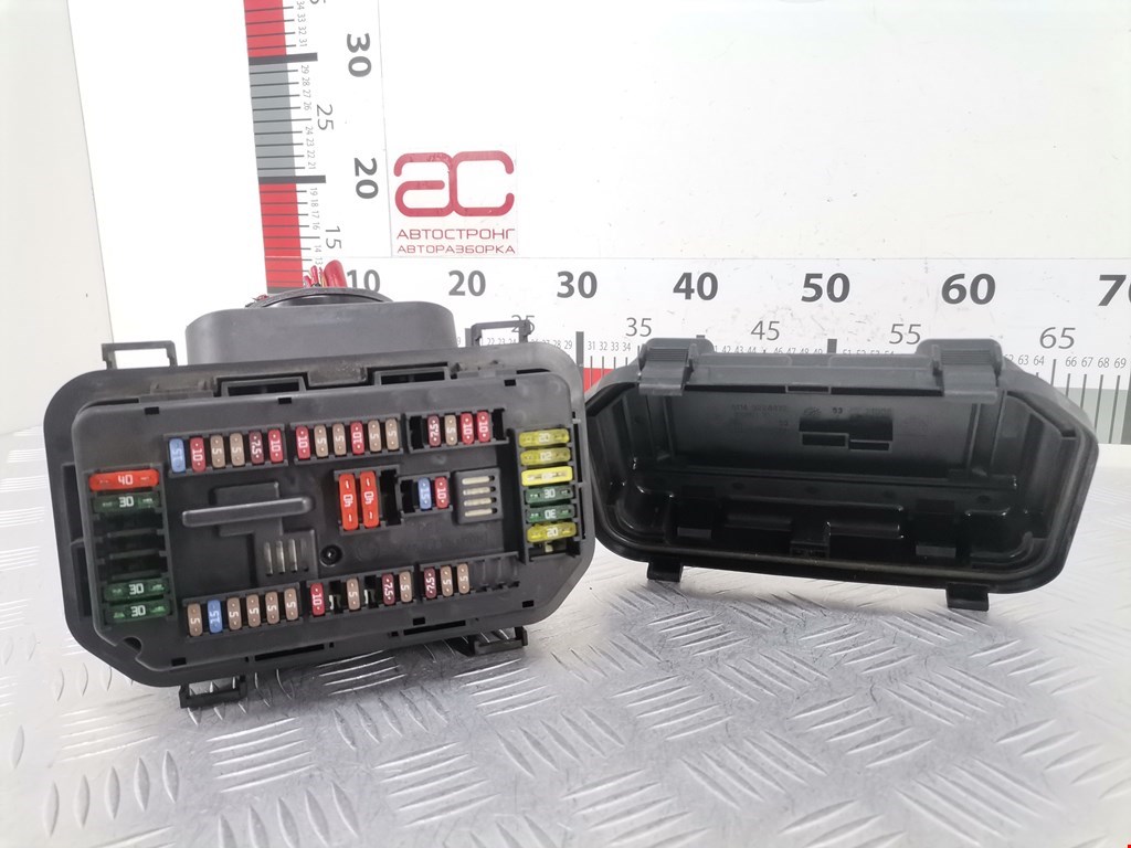 Датчик уровня в бачок омывателя BMW 3er F30/F31/F80 2011-2019