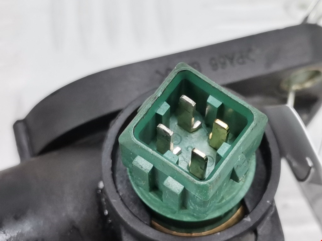 Тройник системы охлаждения AUDI A4 B5 1995-2001