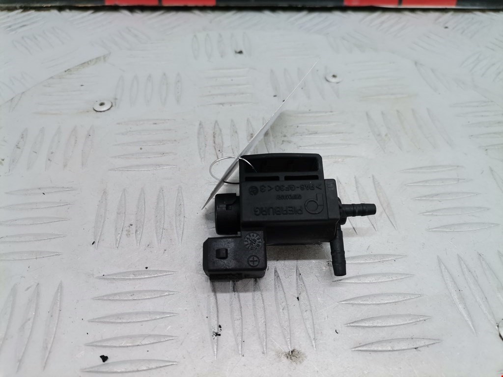 Клапан воздушного фильтра Audi A4 B5 (1994-2001)