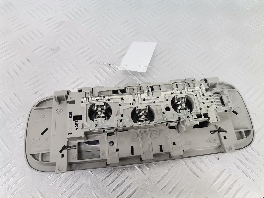 Плафон салонный (салона фонарь) VOLKSWAGEN Passat B7 2011-2015