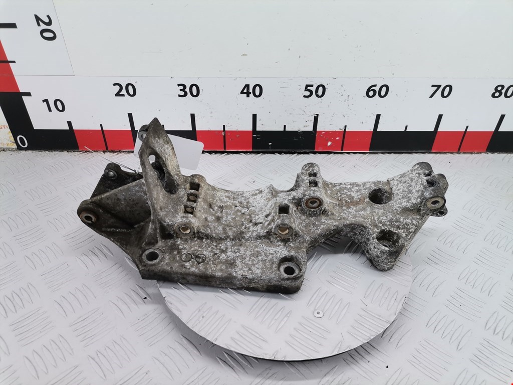 Кронштейн генератора VOLKSWAGEN Bora 1998-2005