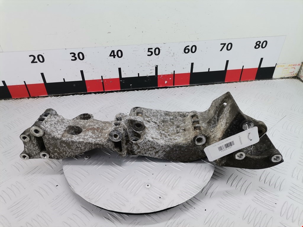 Кронштейн генератора VOLKSWAGEN Bora 1998-2005