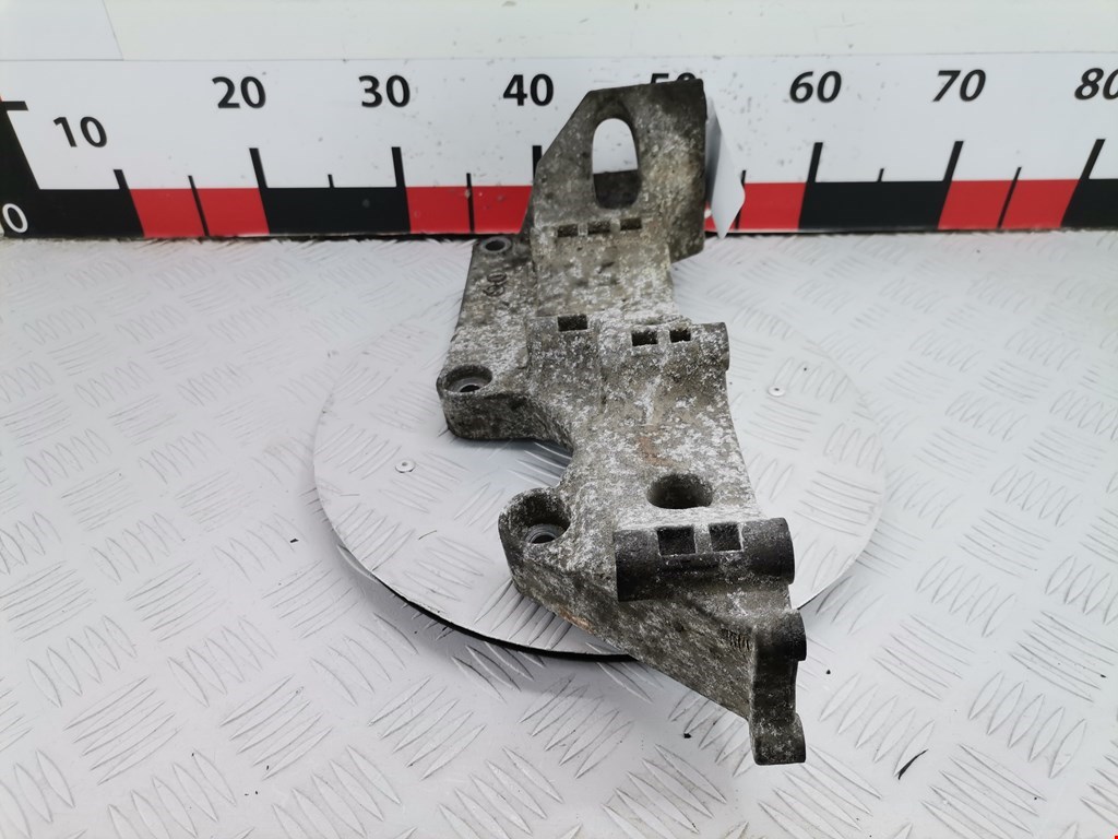 Кронштейн генератора VOLKSWAGEN Bora 1998-2005