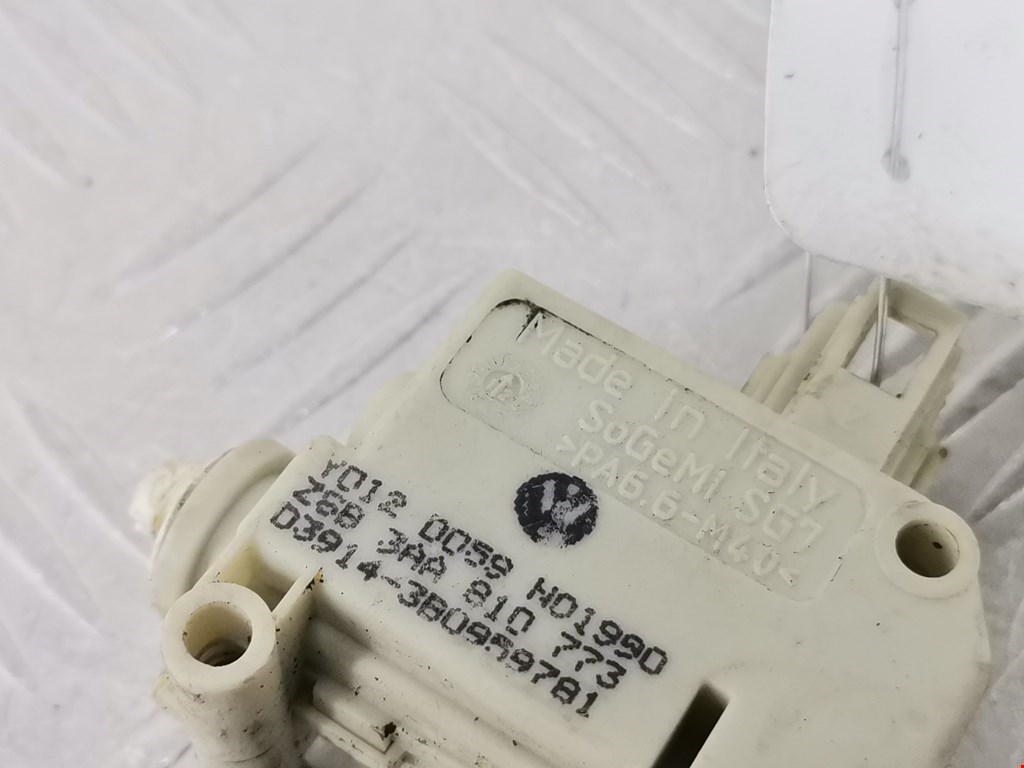 Активатор замка бензобака VOLKSWAGEN Passat B7 2011-2015