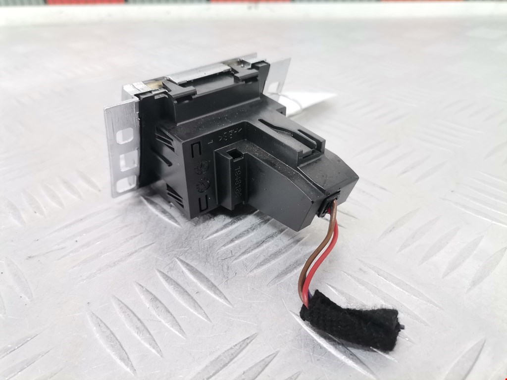 Часы VOLKSWAGEN Passat B7 2011-2015