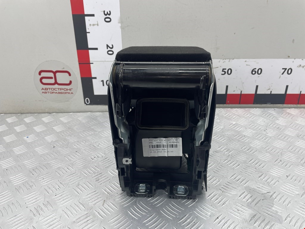 Подлокотник в салон VOLKSWAGEN Passat B7 2011-2015