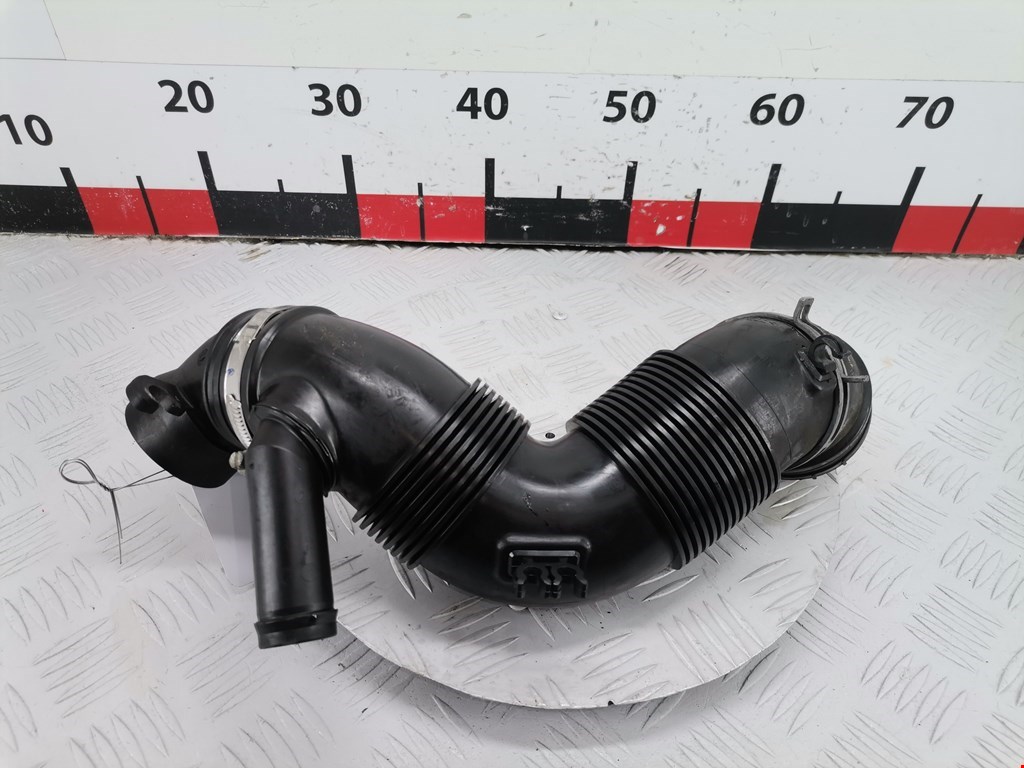 Патрубок воздушного фильтра VOLKSWAGEN Passat B7 2011-2015