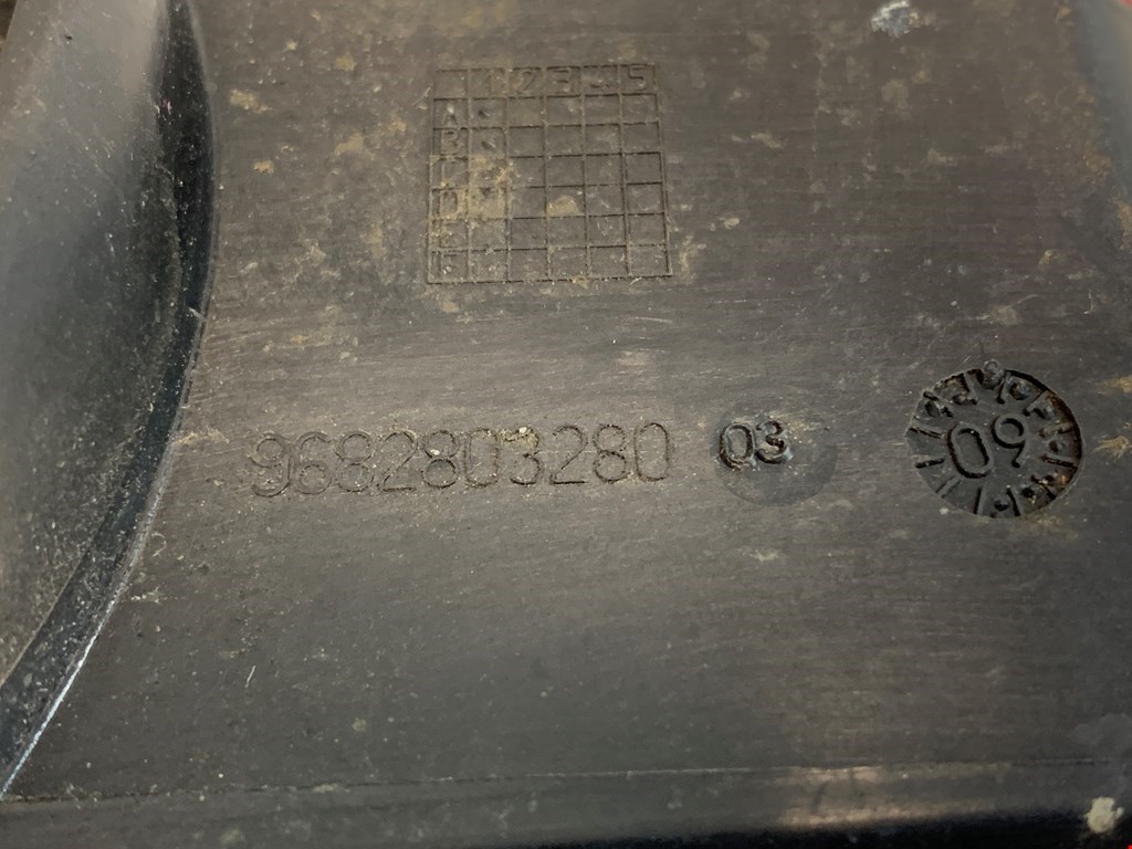 Лючок бензобака PEUGEOT Partner 2008-2018