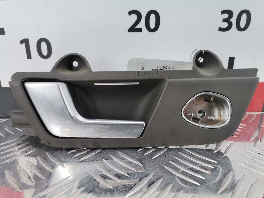 Ручка дверная задняя внутренняя левая AUDI A4 B6 2001-2005