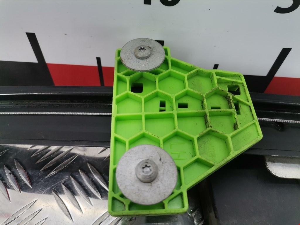 Стеклоподъемник задний левый AUDI A4 B6 2001-2005