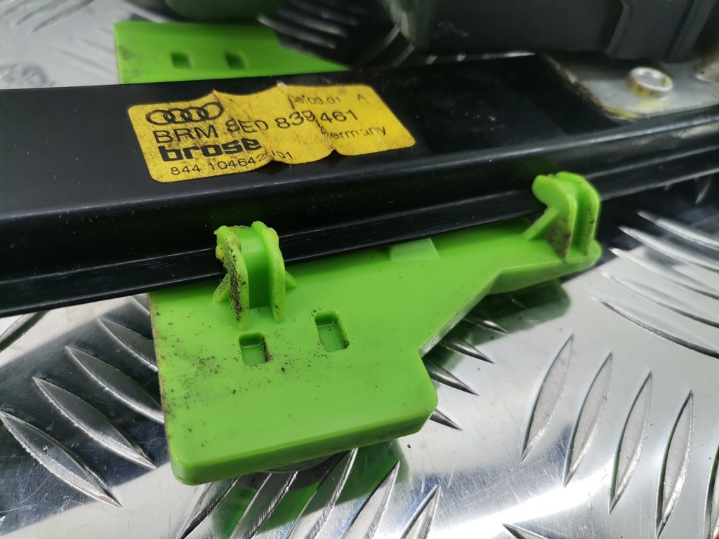 Стеклоподъемник задний левый AUDI A4 B6 2001-2005